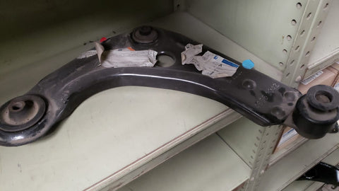 BRAZO DE SUSPENSIÓN DELANTERA (M4S55-3042-AA)